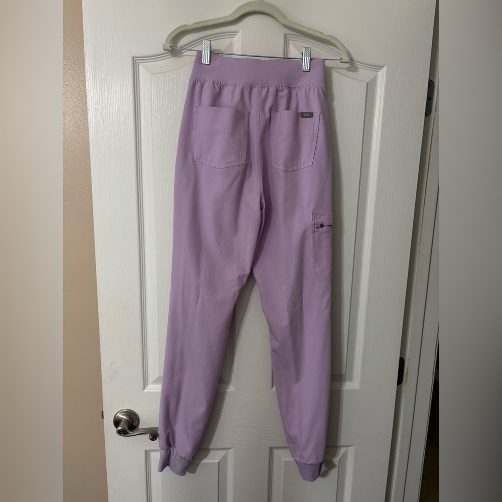 Lilac Women’s Scrub Set - Top & Jogger Pants - Picture 6 of 8